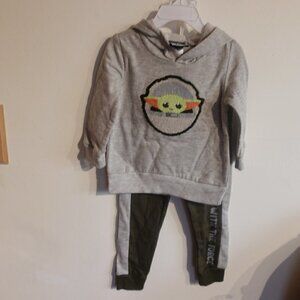NWOT Star Wars Yoda 2 Piece Sweat Suit Gray Green Hoodie Pants 2T Toddler